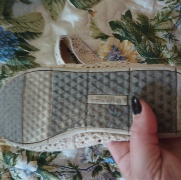 Slip ons - Picture 3 of 3